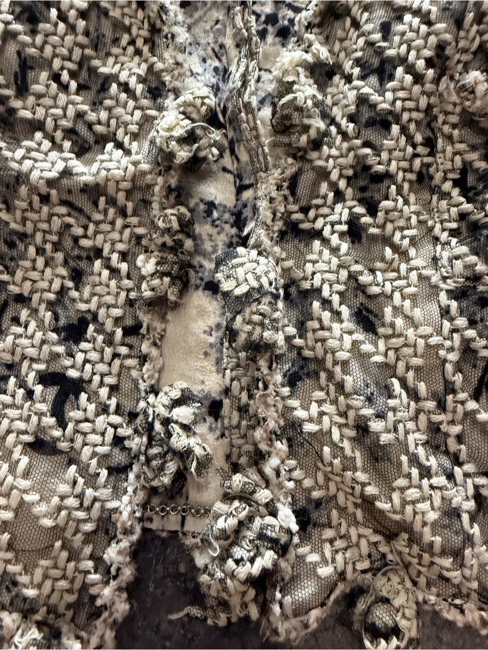 CHANEL Vintage Black & Beige Tweed Bouclé Jacket - Picture 4 of 15